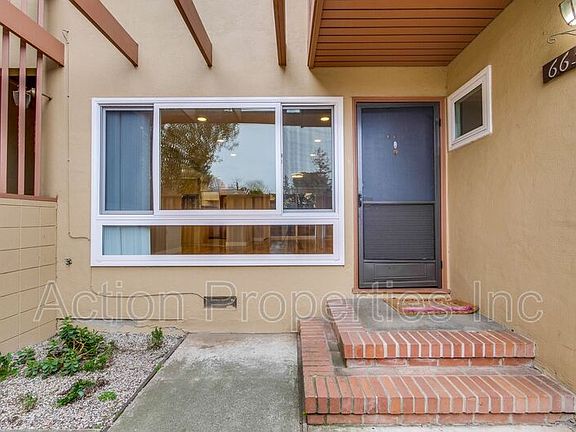 4th image of 665 Channing Ave