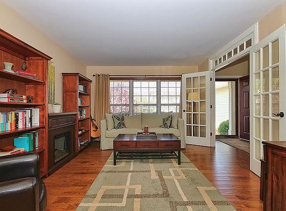 4th image of 2265 N Essex Ln