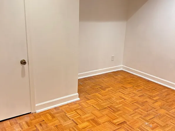 200 Colesville Manor Dr, Silver Spring, MD 20904