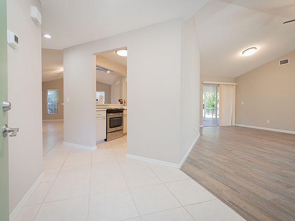 2nd image of 1243 Weeping Willow Ln