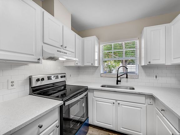 2nd image of 406 S Westland Ave APT D