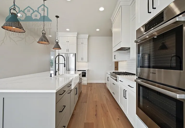 10642 W Lothbury Dr — Photo 10