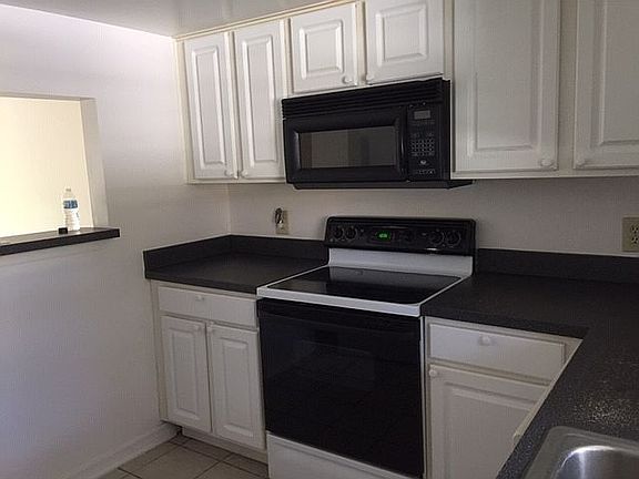 3rd image of 400 18th St Unit 1-16