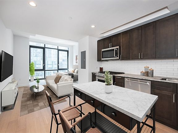 4th image of 21 W End Ave #1909-A