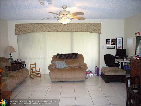 4th image of 3423 Carambola Cir S