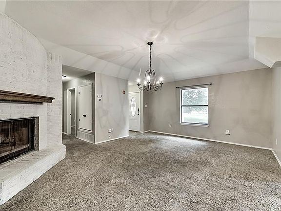 2nd image of 637 Donna Ct