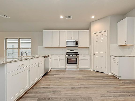 5th image of 191 Bellewood Manor Dr