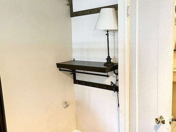 2nd image of 2914 W Vernon Ave #2914