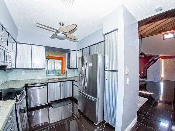 2nd image of 8081 Palmetto Palm Cir #52