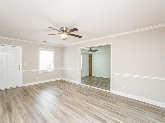 4th image of 6 Middlesex Ave