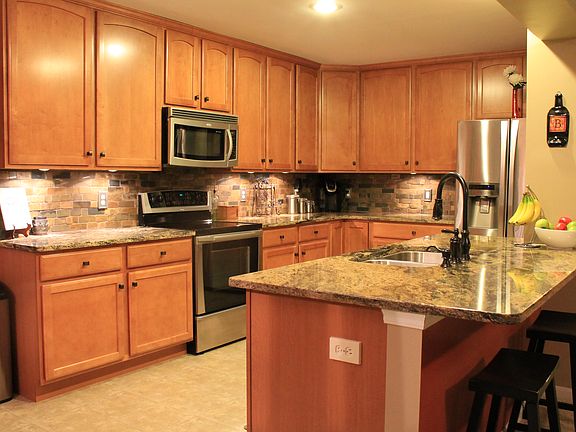 Kitchen with Granite