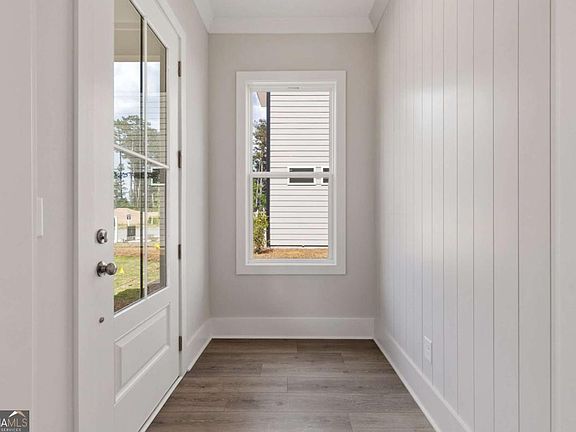 5th image of 376 Summerville Ln