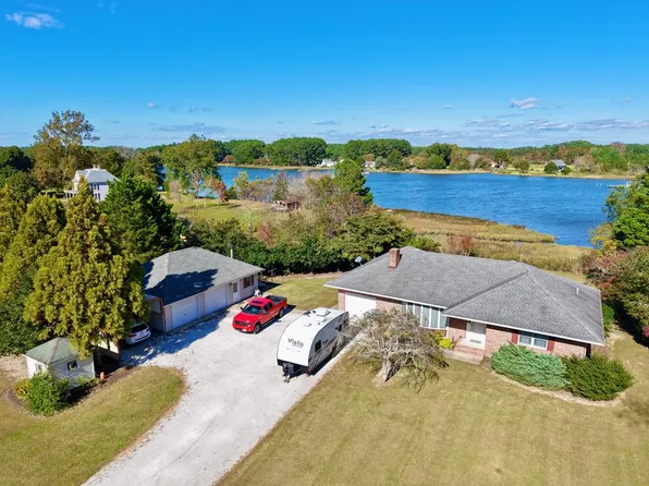 18095 Plantation Rd, Onancock, VA 23417