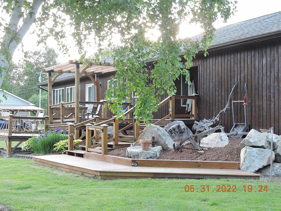1st image of 124 Lakefront Ln #21