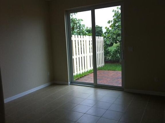 4th image of 322 Lake Monterey Cir