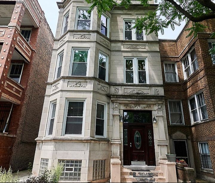 1st image of 852 N Hoyne Ave APT 2F