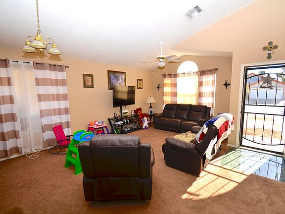 4th image of 11913 Oak Crossing Dr