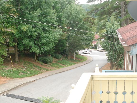 Main Street Helen 200' away.