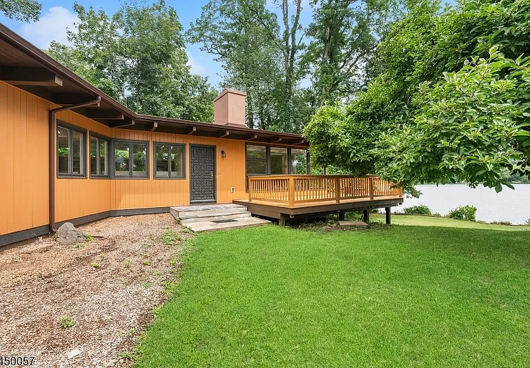 24 Fayson Lake Rd — Photo 2