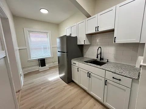 1946 E Main St #17 — Photo 2