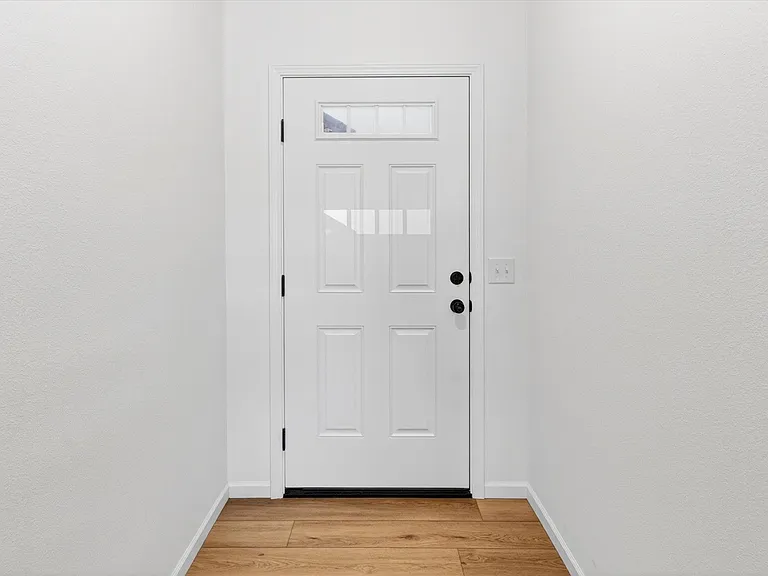 556 Spring Meadow Dr — Photo 5