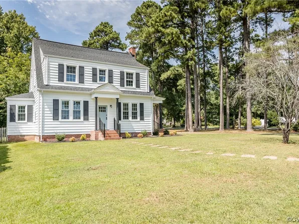 602 Oak St, Blackstone, VA 23824