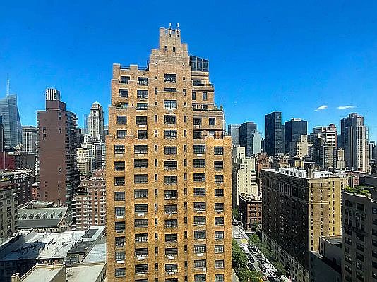 5th image of 4 Park Ave APT 17C