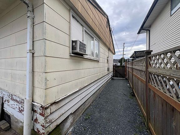 4th image of 12875 114a Ave