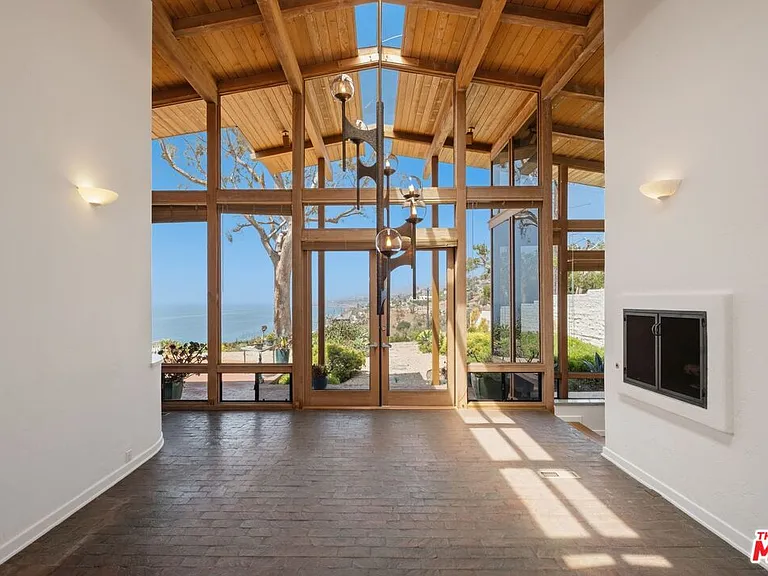 3909 Sierks Way — Photo 3