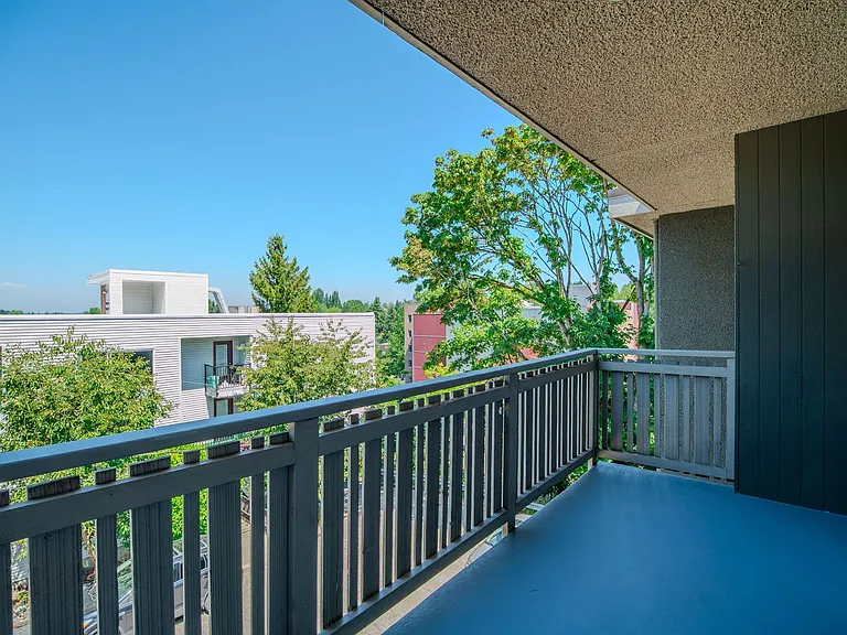 89th Building — Photo 9