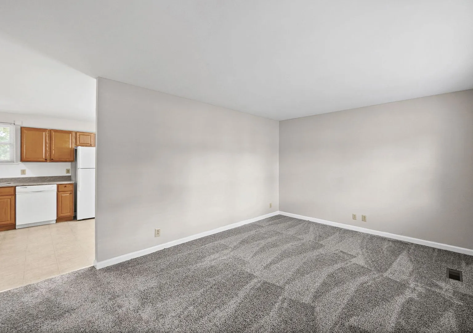 715 Ranch Hills Dr * — Photo 4