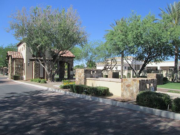 3rd image of 3212 E Huber Cir