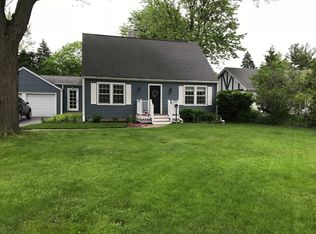 913 Glenwood Ln, Glenview, IL 60025