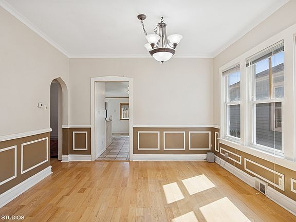 5th image of 2829 N Oak Park Ave