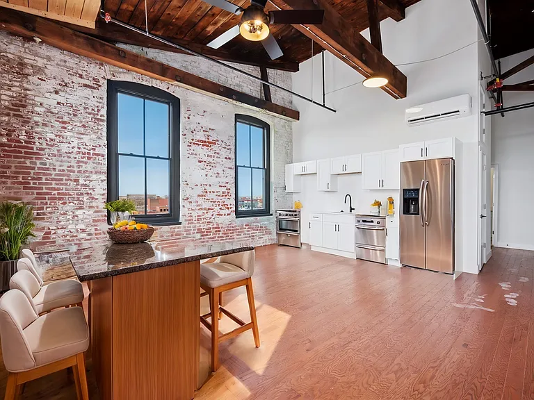 Hancock Lofts — Photo 39