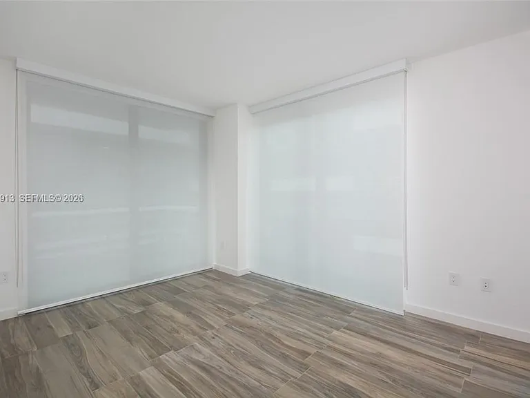 460 NE 28th St #501 — Photo 11