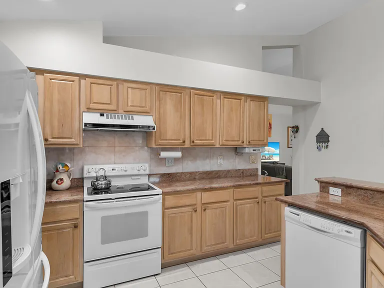 443 Dundee Ct — Photo 11