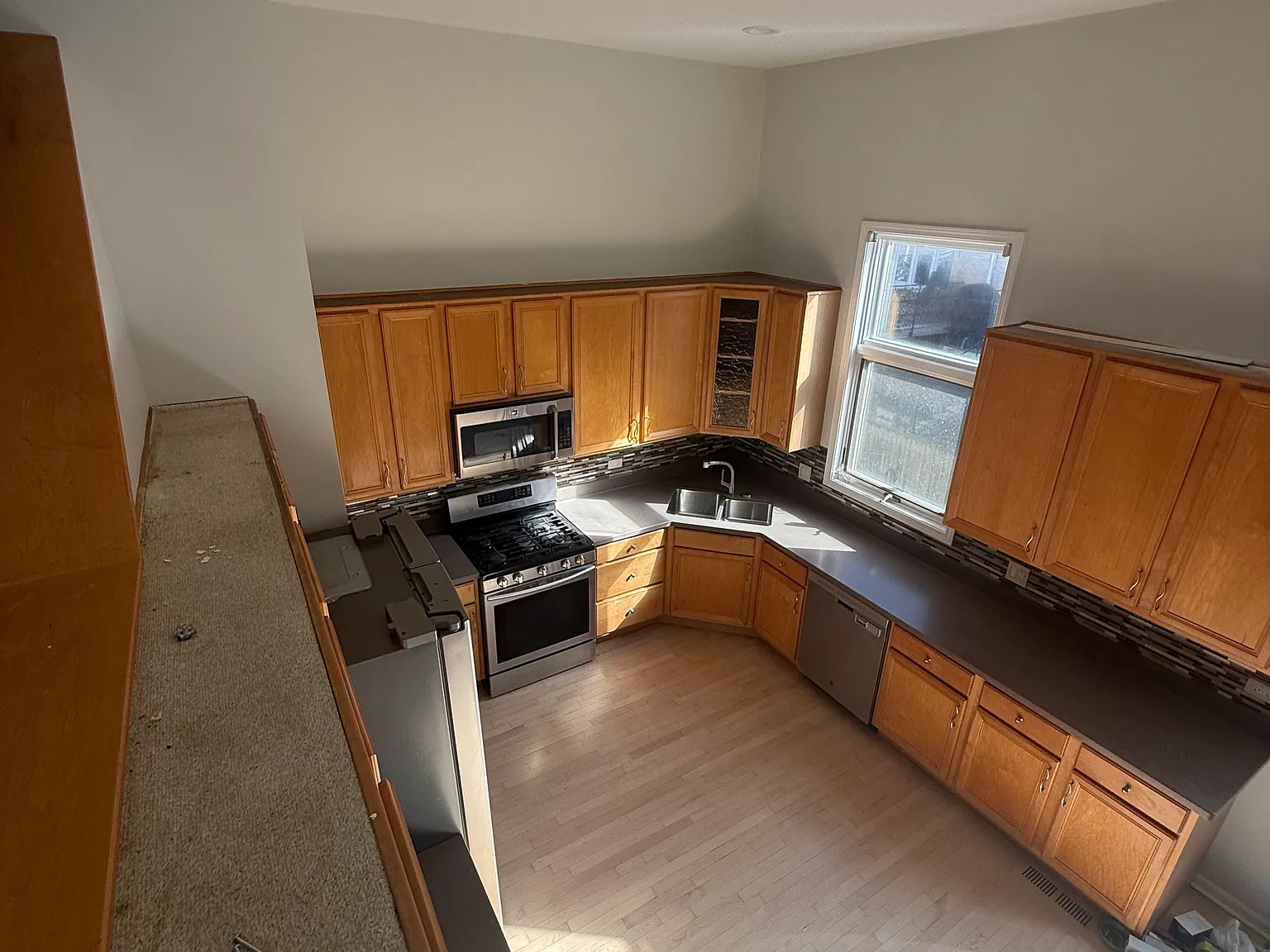 3 bed, 2.5 bath, 1418 sqft, $2,950 — Photo 3