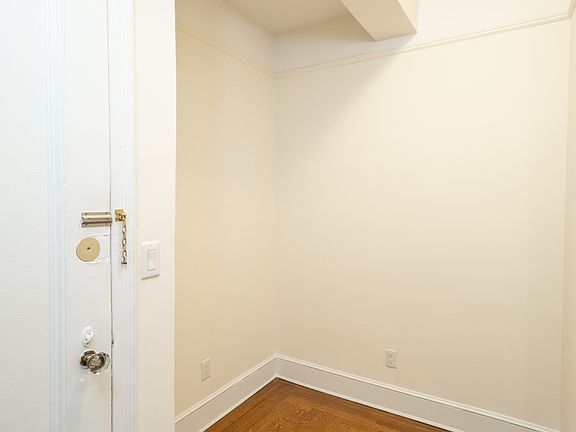 4th image of 585 W End Ave #3C