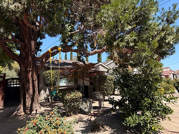 3rd image of 1597 Shasta Ave