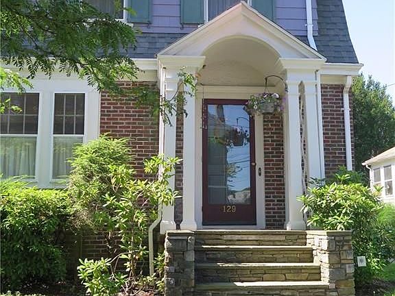 2nd image of 129 Woodbine St