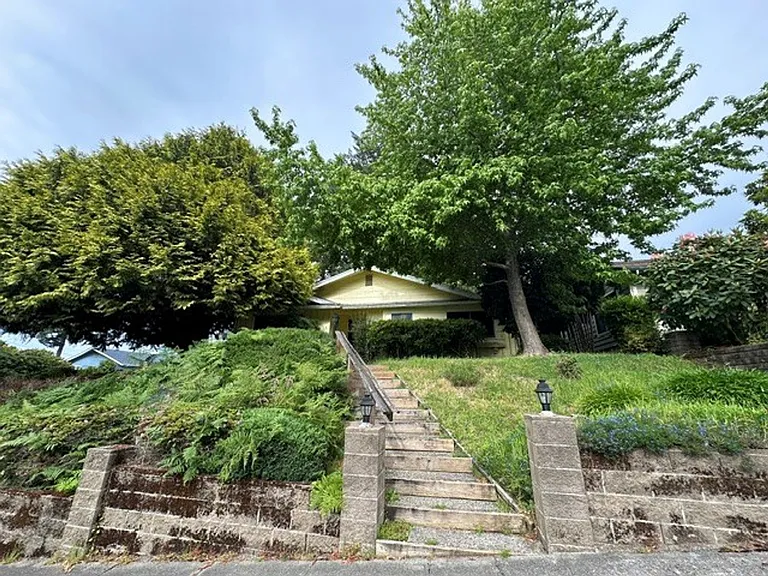 805 Cameo Ct — Photo 1