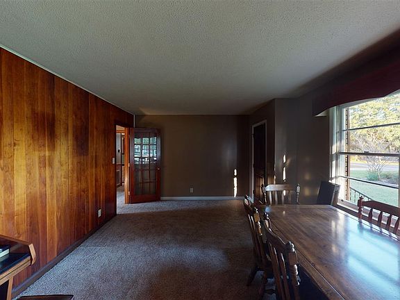 3rd image of 512 Wilmar Ave