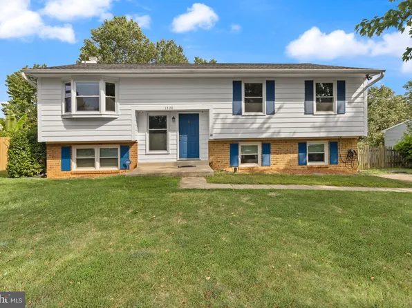 1328 April Way, Herndon, VA 20170