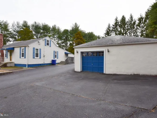 320 Creek Rd, Moorestown, NJ 08057