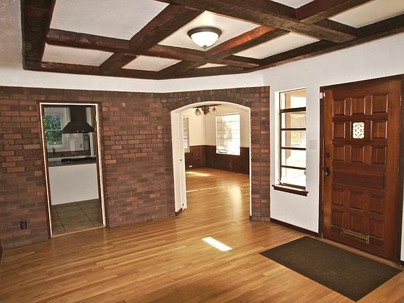 5th image of 22 Brookside Ave