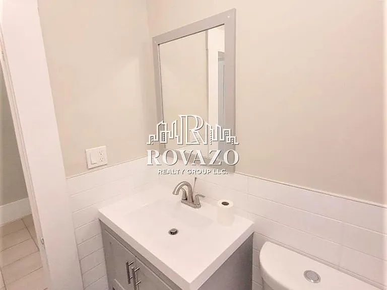 249 Amherst St #1R — Photo 2