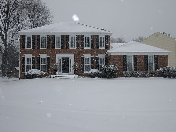 2nd image of 33 Beauvoir Ct