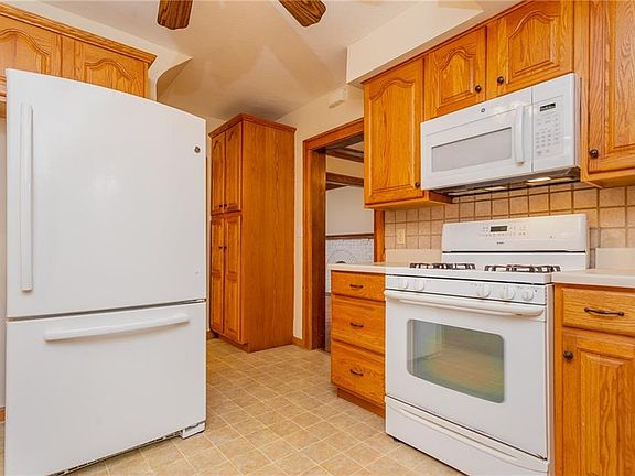 5th image of 1266 Jackson Ave
