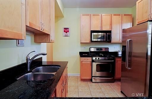 3rd image of 1330 W Albion Ave #3E